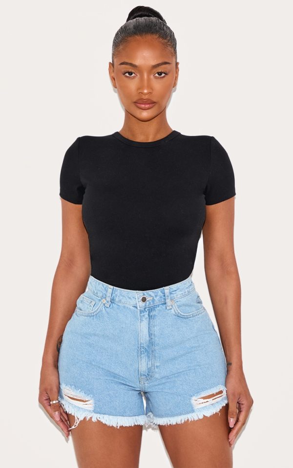 d479654d55761e3a8b59467ec40d5bd419406859_CMQ4299_4_prettylittlething_shape_bleach_wash_ripped_denim_shorts