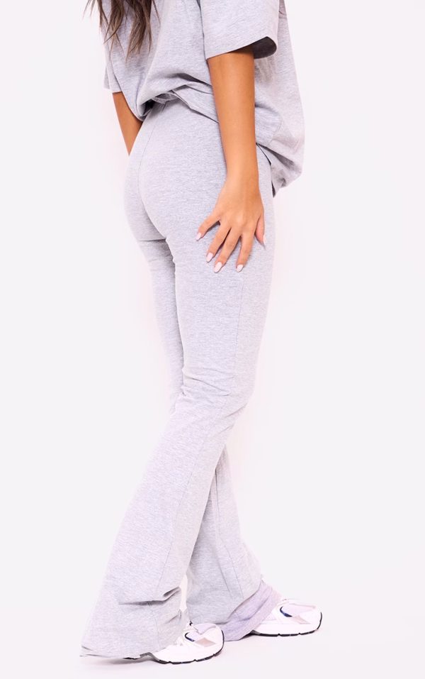 d59c7c1f5cbf943602c2353b4cfd9b88268f631b_CNI6328_3_prettylittlething_ash_grey_print_flared_trouser
