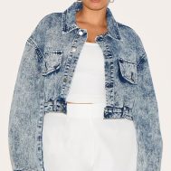 d6f0d7416b34561fcab74d9cce54538b9b6f5e40_CNH1982_1_plus_light_blue_acid_wash_pocket_detail_crop_denim_jacket