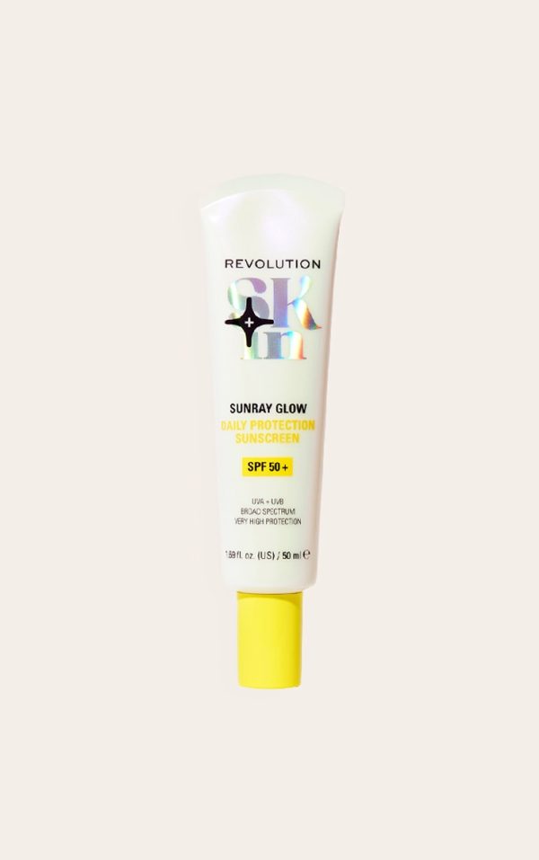 d7fbca391365f491ef3c217acc1e7e413a1955d9_CNN2119_1_revolution_skin_sunray_glow_daily_protection_sunscreen_spf_50_50ml