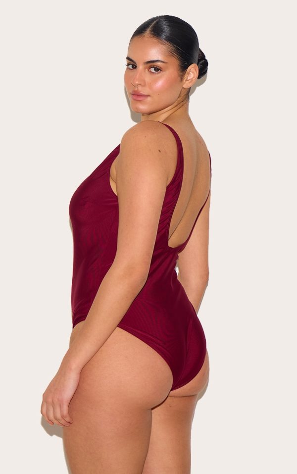 d8e506a3dc3667cc2a892de2f794c9f7437d6f4c_CNM0217_2_plus_berry_basic_scoop_swimsuit