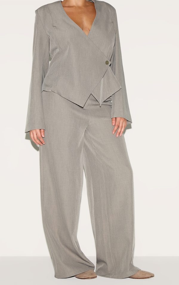 d9501e3af9a9bebd8c91f2a00bdf53241bd993b5_CNM4921_2_plus_mushroom_wide_leg_tailored_woven_trousers