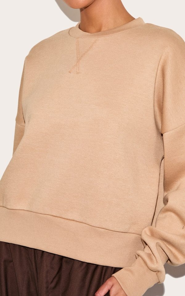 d987fad0f73742e3959e981e822503d22620c35f_CNM0181_4_sand_boxy_basic_sweatshirt