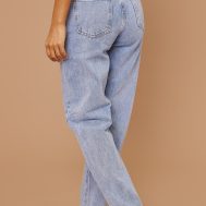 d9cae547a28874a99e40e61dfb27e190475028c1_cmr0264_3_prettylittlething_petite_light_blue_split_hem_jeans