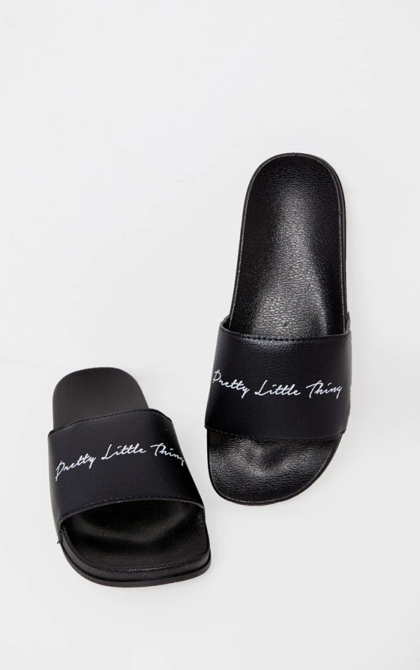 db5f839d1ae1f9cba9bcf987df9e953e40f762ee_CMC2829_1_prettylittlething_black_slogan_sliders