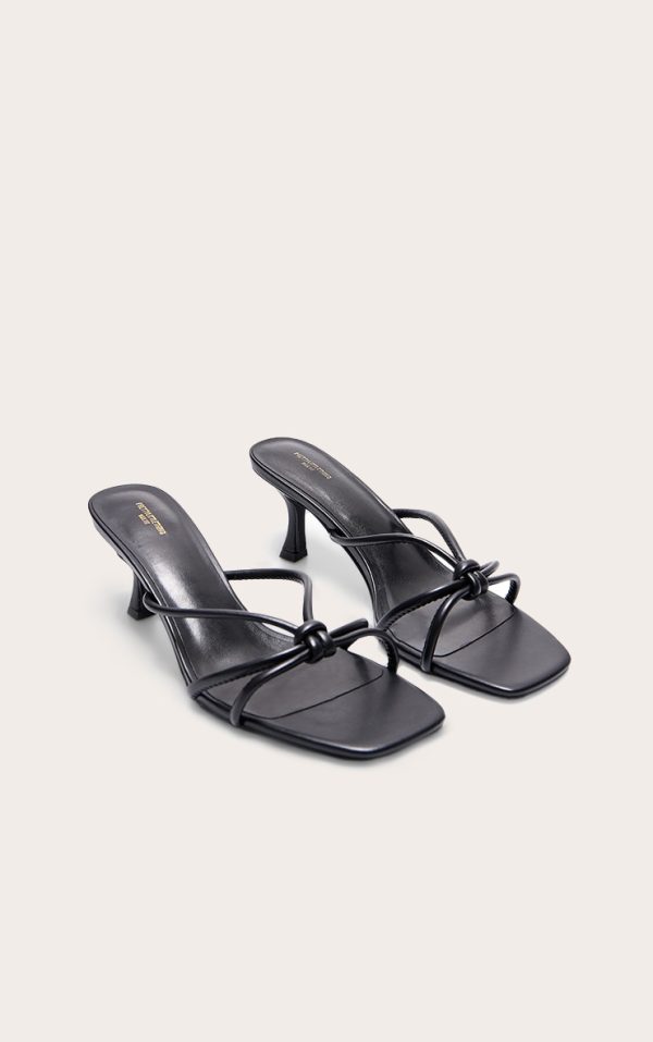 dbc6754df4bd2d0304921a9aedf076aa2eb89da4_CNJ9118_2_black_pu_wide_fit_square_toe_knotted_heeled_mules