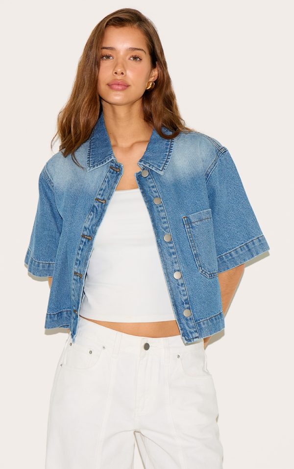 dc6d7d47e946777b057dd4e847dc1504256cf64c_CNM2518_1_mid_blue_wash_short_sleeve_pocket_detail_denim_shirt