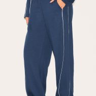 dcac4c4de38696848c9718b10cb559715b92e415_CNL8279_2_navy_contrast_piping_detail_wide_leg_joggers-1