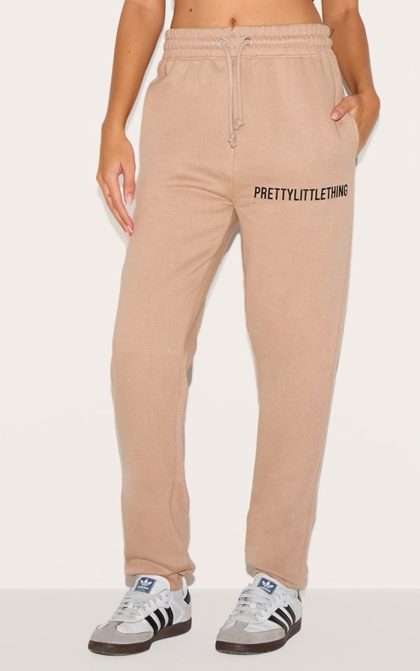 dd7c2226a7bb9851024086b44f04601ccb500c0d_CNE5657_2_prettylittlething_mocha_cuffed_high_waisted_joggers
