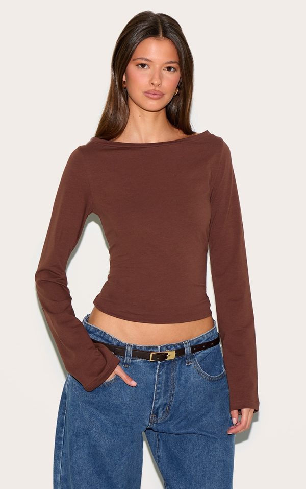 dd7edd8596a22b3d67bb16f53f1f264bdd7e39f7_CNM3768_1_chocolate_crew_neck_flared_sleeve_long_top
