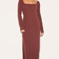 dd82052887faeac82577fd99a6dc90241efb1797_CNM1865_1_petite_chocolate_ribbed_long_sleeve_maxi_dress