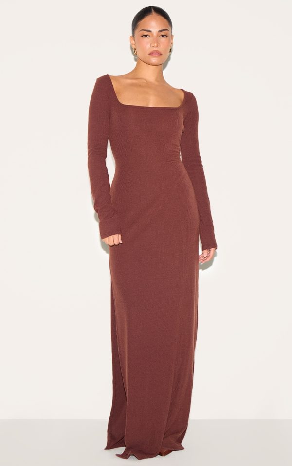 dd82052887faeac82577fd99a6dc90241efb1797_CNM1865_1_petite_chocolate_ribbed_long_sleeve_maxi_dress