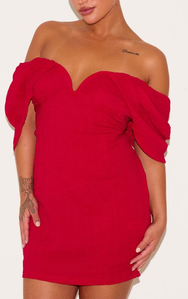 ddae3a19b4dd05c1e335418bf56632153c21f2dc_CMY1934_4_plus_red_textured_v_bar_bodycon_dress