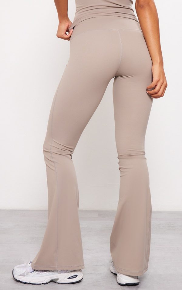 de316f3241c94c3ce0a15bad31b4a0f499d143b4_CNH2912_4_deep_taupe_sculpt_flare_yoga_pants