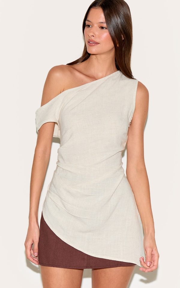 de8c86737e58ac6528fce6fb19e7350a7e905b2b_CNN1288_1_taupe_lightweight_woven_one_shoulder_asymmetric_top