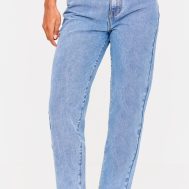ded20bdd353b1bf511907f0393ac0fd523b5e67e_CNL6140_2_prettylittlething_mid_blue_wash_high_waist_mom_jeans