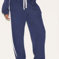 dedae69c37184950e15b85313bf41442a4742801_CNM3729_2_navy_wide_leg_sweat_tape_detail_joggers