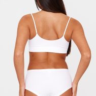 df5d13c61082654b8078223f8dd3bf2511b9783d_CNK6348_2_prettylittlething_white_woven_badge_seamless_brief