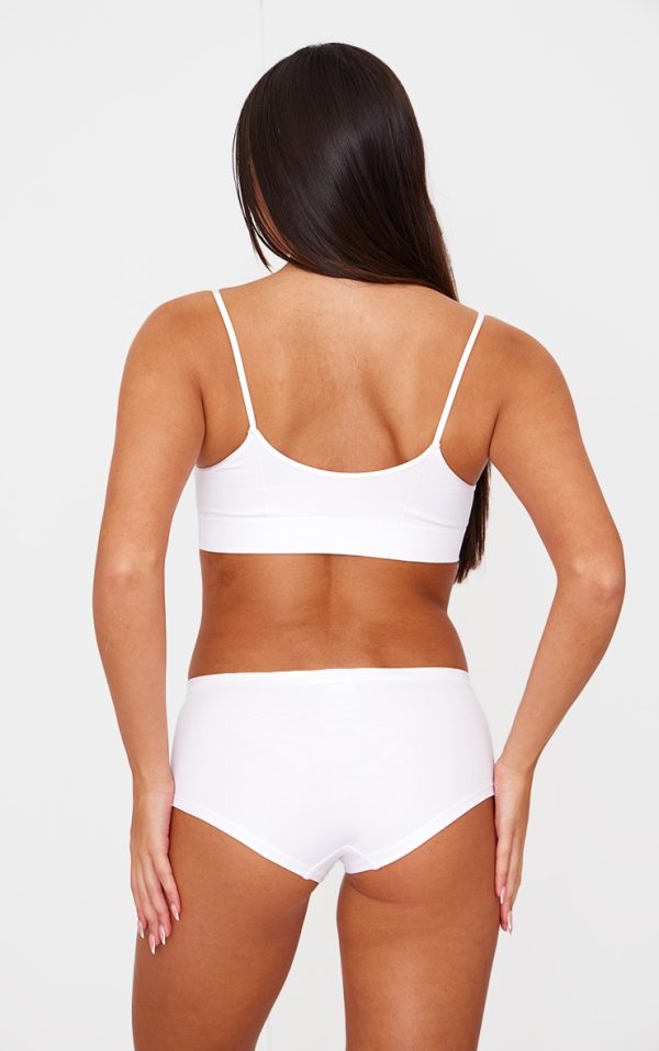 df5d13c61082654b8078223f8dd3bf2511b9783d_CNK6348_2_prettylittlething_white_woven_badge_seamless_brief