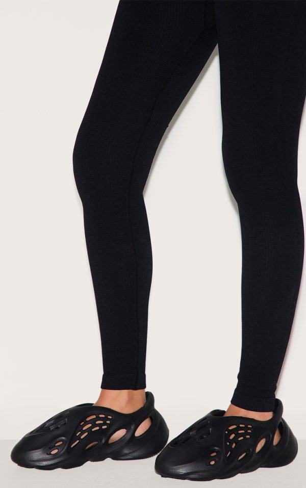 df9397097b59a31bfb276e904fabdb0facdbd118_CNA2459_5_black_cut_out_slip_on_sliders
