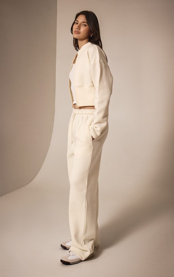 dfc3012277e1ab18f2df44624f9b8d83c583f66c_CNK7296_3_cream_extreme_cinched_waist_sweatshirt-1