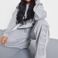 e12cef55acb56f0569f8d9f7267b834afa62a2dd_CNK5649_3_prettylittlething_shape_grey_hoodie-1