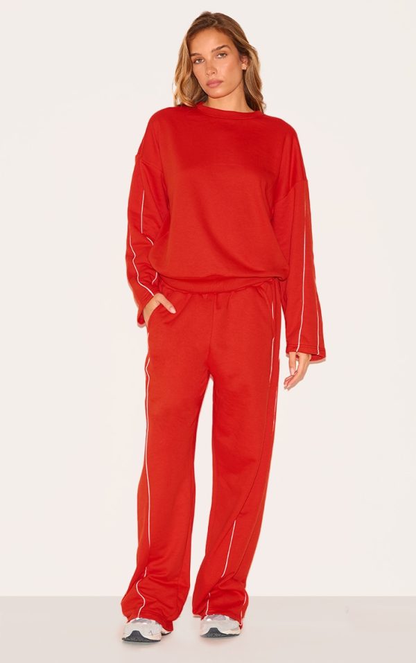 e26162545d6a5ba263e29a28102fe235b1f4c786_CNL8650_3_red_contrast_piping_detail_sweatshirt