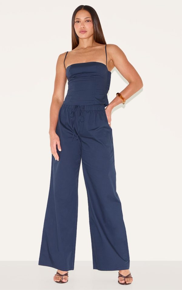 e26f7437c255e74c051ca71d380b4ba6f93f0cc5_CNM4595_3_tall_navy_square_neck_woven_crop_top
