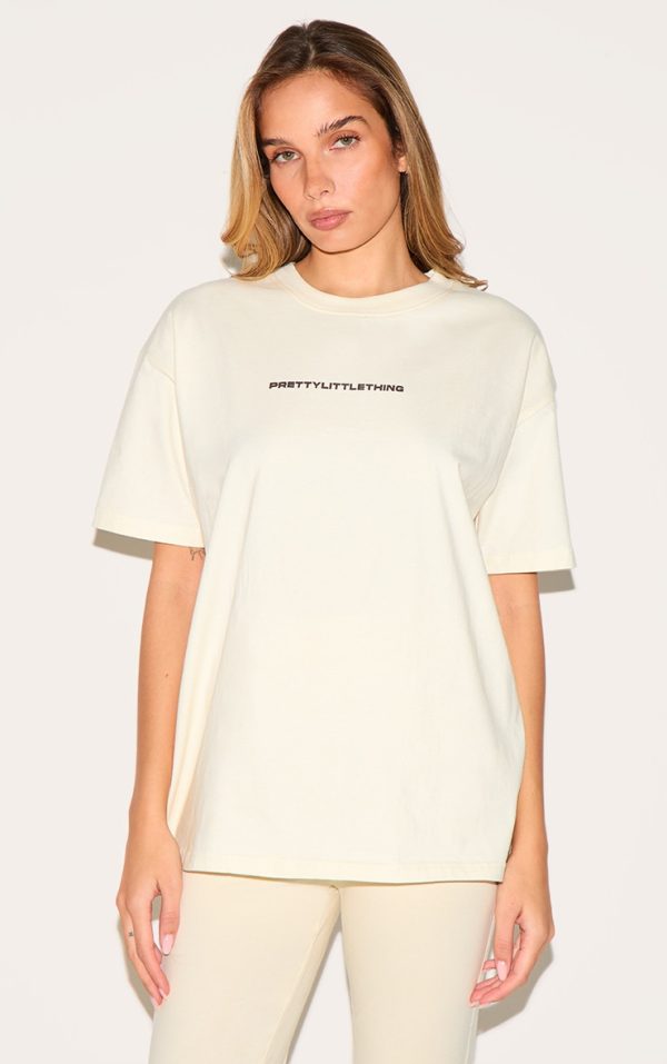 e2d2295cd5d4fd7d0a19e7624969cd87fb866f83_CNI8522_1_prettylittlething_beige_printed_oversized_t_shirt