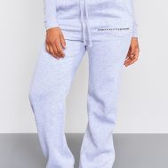 e2e5321d55b50255a64ecbad415fd7b64a6f9ff7_CNG5261_2_prettylittlething_ash_grey_logo_straight_leg_joggers