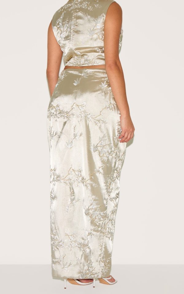 e31c6be9204a7260abdfe57d258dd49793c4921d_CNM2476_3_plus_pastel_green_floral_embroidered_maxi_skirt