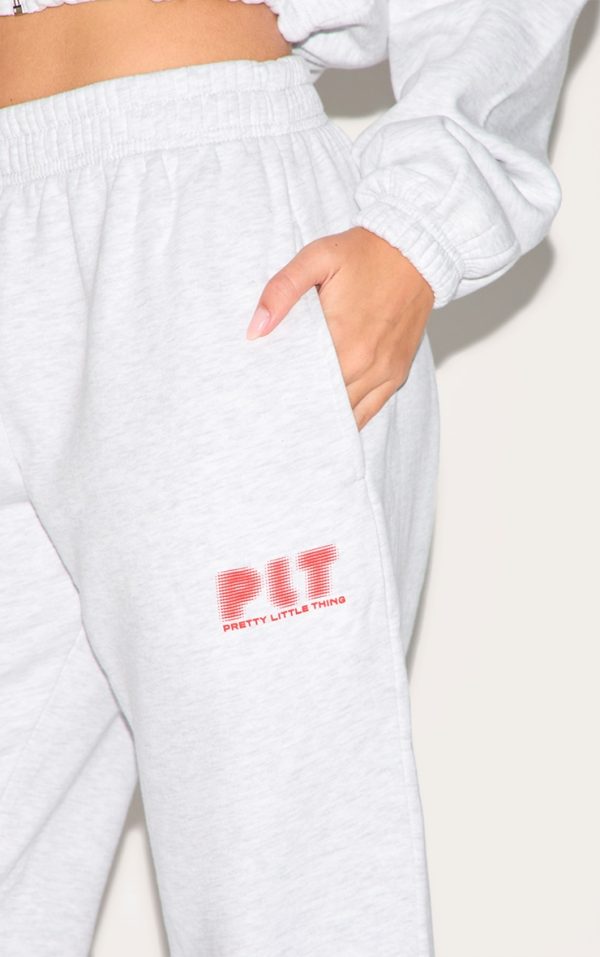e372a2f788d1d415509bed7a7db0409248fb78a9_CNK1541_4_prettylittlething_grey_marl_oversized_cuffed_joggers