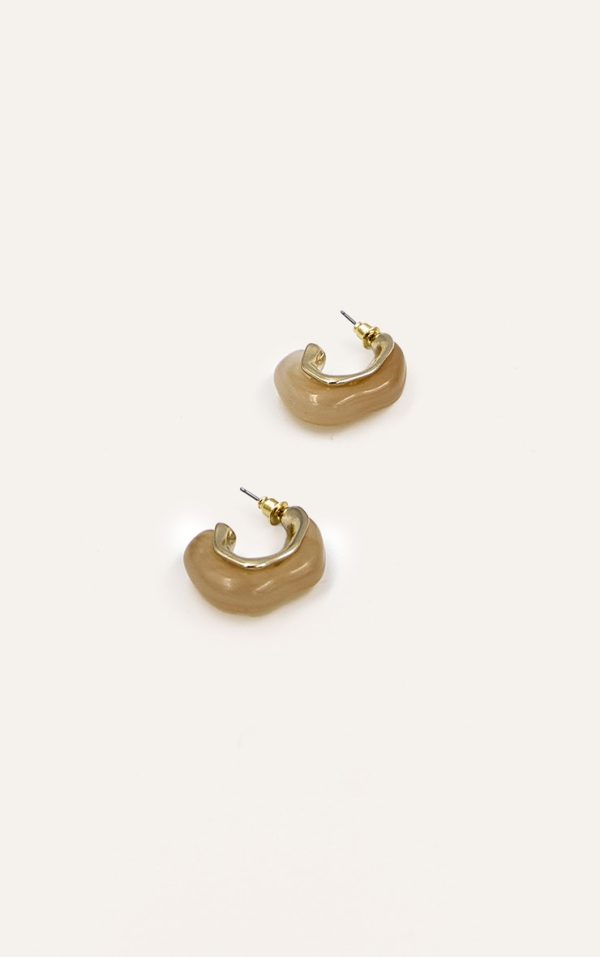 e38751fc39aa63a9a0db4535909eb0ec2cb720ce_CNN3114_3_gold_edged_beige_resin_hoop_earrings