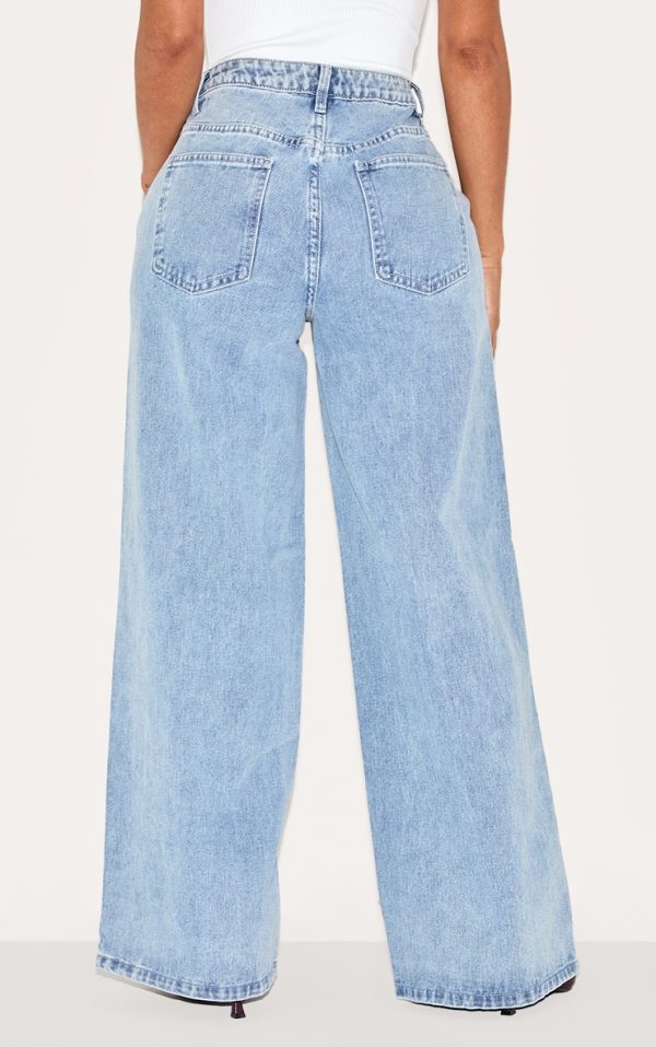 e39d5ec38a04c8379f21a98d0b09f176e4324eba_CNJ3359_3_shape_light_blue_wash_foldover_waist_wide_leg_jeans