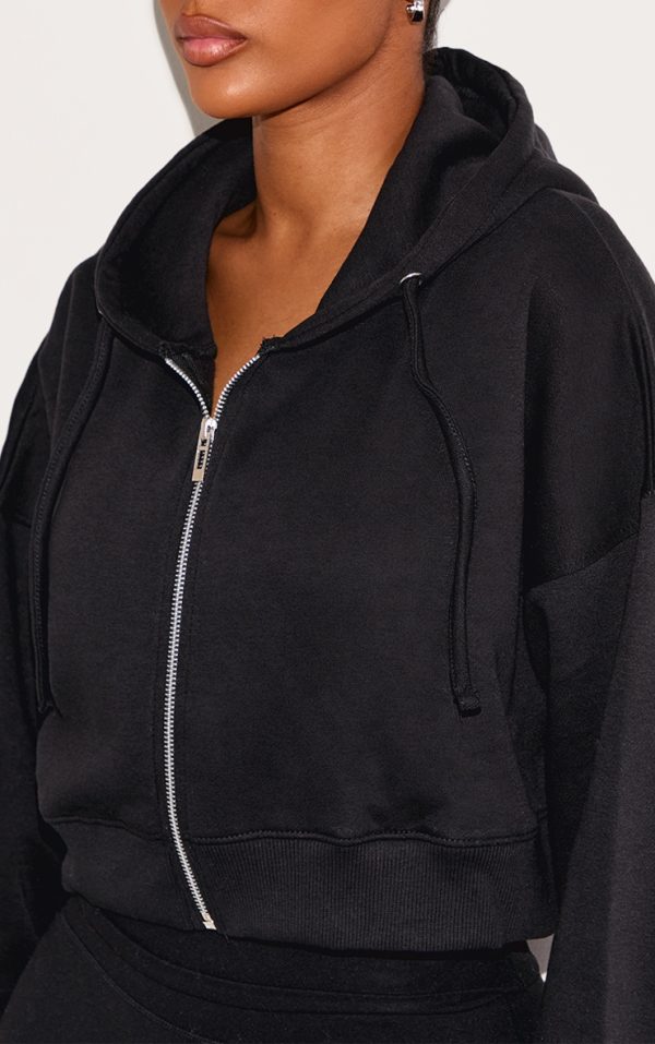 e3b1982920937228f5d8d5855a141833128abb90_CNG5297_4_shape_black_zip_front_long_sleeve_cropped_hoodie