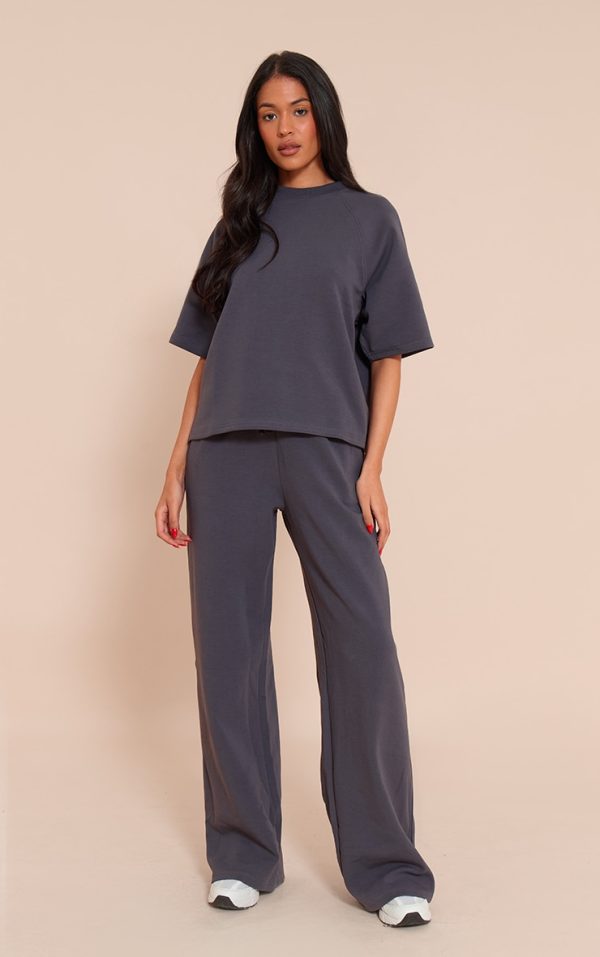 e431e8c8b0afc59a956dacd8ef287a1213bccf6f_CNM9876_3_tall_navy_interlock_cropped_boxy_sweatshirt