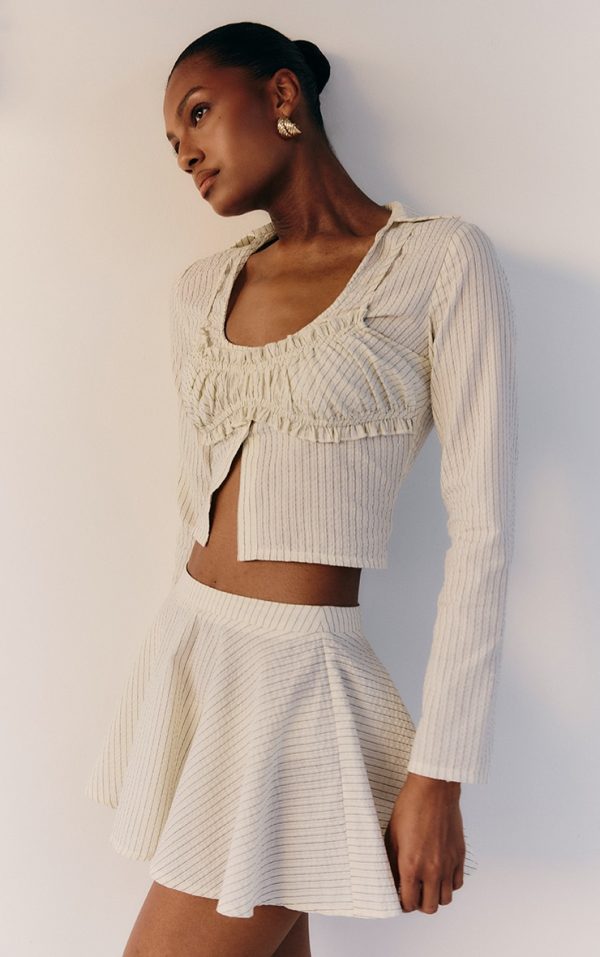 e4a4c29a8dc36d555129357e00ba72a7b1994f96_CNM2485_1_cream_pinstripe_seersucker_flippy_mini_skirt