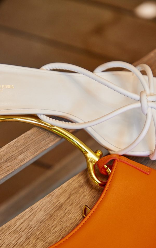 e53f82be04034b1433028245bff157e7fa367ca2_CNH8734_3_white_wide_fit_pu_square_toe_knotted_heeled_mules
