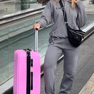 e566ab831603e3d860147fc206d19ee7f4e3c08d_CNE5686_1_prettylittlething_charcoal_grey_logo_badge_straight_leg_joggers