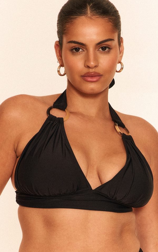 e591d4066a52dfdf6b8d273dc59eb8b43ba3512c_CNM3331_4_plus_black_o_ring_detail_ruched_triangle_bikini_top