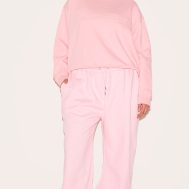 e5bda0998c954fda28c1bc3e04da26cc8c0dda0e_CNK3401_3_plus_baby_pink_embossed_graphic_oversized_sweatshirt
