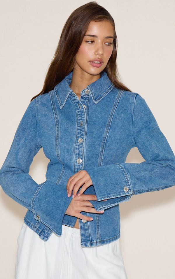 e60b2b2196efcecf5d5c8a474cbd865036504cd9_CNM0834_1_mid_blue_wash_long_sleeve_cinch_waist_denim_shirt