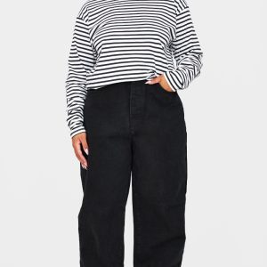 PRETTYLITTLETHING Plus Washed Black Boyfriend Jeans