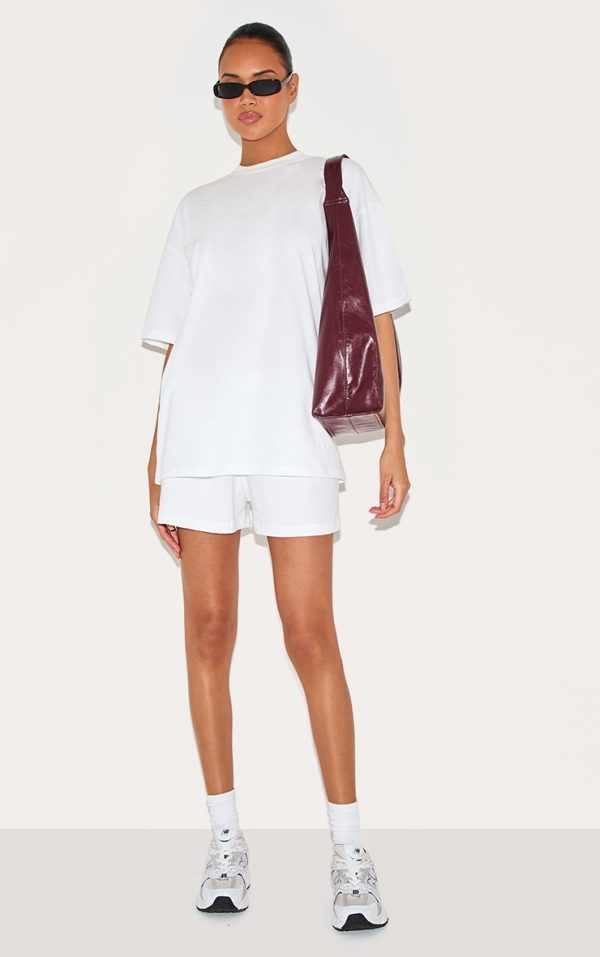 e6ec61cd9c1b25d42b3ee23f3cba38297ddc9dc3_CNF3958_1_white_cotton_oversized_boxy_shorts