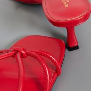 e75ddd93c8bd537d859a80d2686c062bc6ff9571_CNJ9117_3_red_pu_wide_fit_square_toe_knotted_heeled_mules