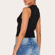 e78b5cba1a5a89096cdf796a782c4fb87e7ad31b_CNL6080_2_black_soft_knit_plunge_detail_crop_top