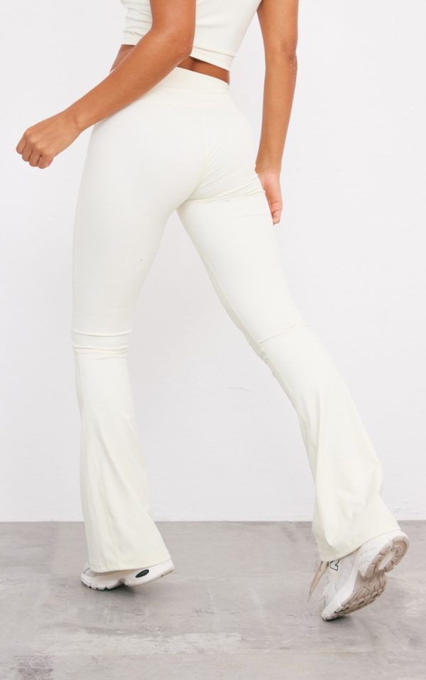 e8438a6a0094ea897e256f359c20c55622ecd8f1_CNF7400_4_bone_ultimate_sculpt_flare_yoga_pants