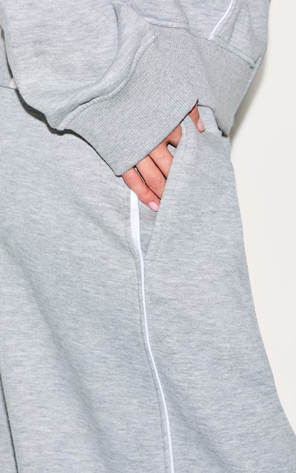 e8b5f565e91c1b83193a221373505b85436298c1_CNM6485_4_ash_grey_wide_leg_contrast_seam_joggers
