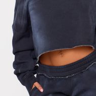 e99d125f8e52fb276be1c47259a929ea16a49533_CNK8961_4_shape_washed_black_raw_edge_off_shoulder_cropped_sweatshirt