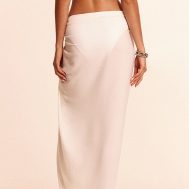 e9dce502afa2515c069778f4a380afb46a90eac3_CNN1475_3_white_floaty_woven_maxi_sarong